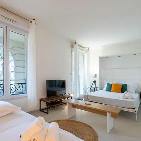 Confortable : & Shopping Apartment