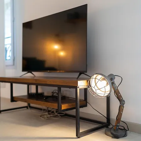 Apartment Confortable : & Shopping